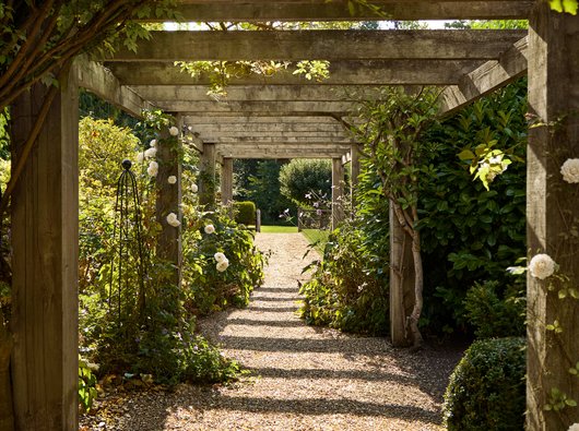 Omaze house pergola